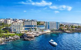 Charisma De Luxe Hotel